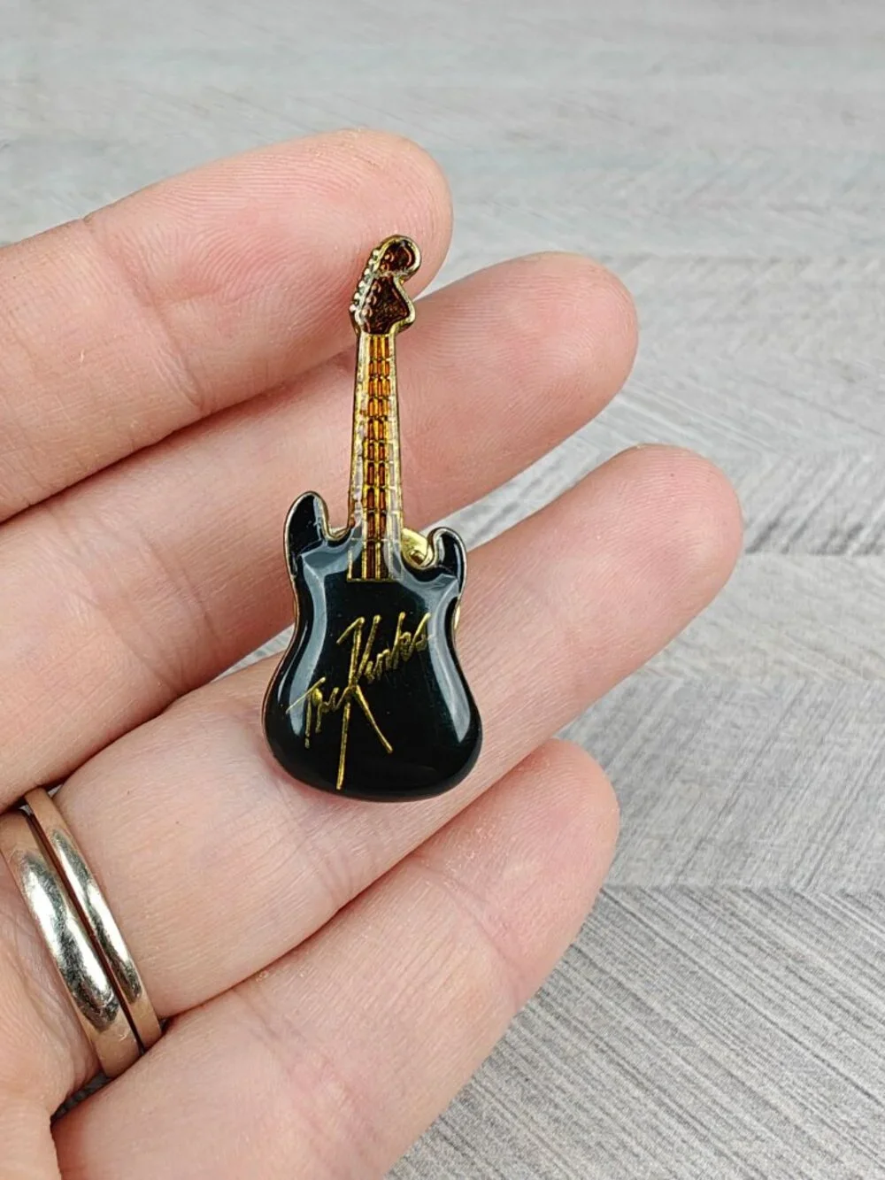 Vintage The Kinks Guitar Pin Black & Gold Enamel Pushback Classic Rock